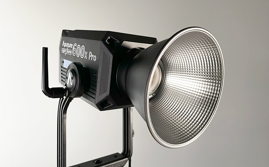 Aputure LS 600X Pro bi-color　LEDライト　フレネルレンズ