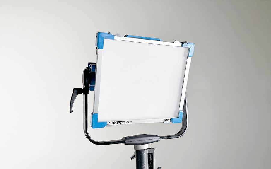 ARRI SKYPANEL 30-C　カラーライト